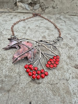 Viburnum necklace 