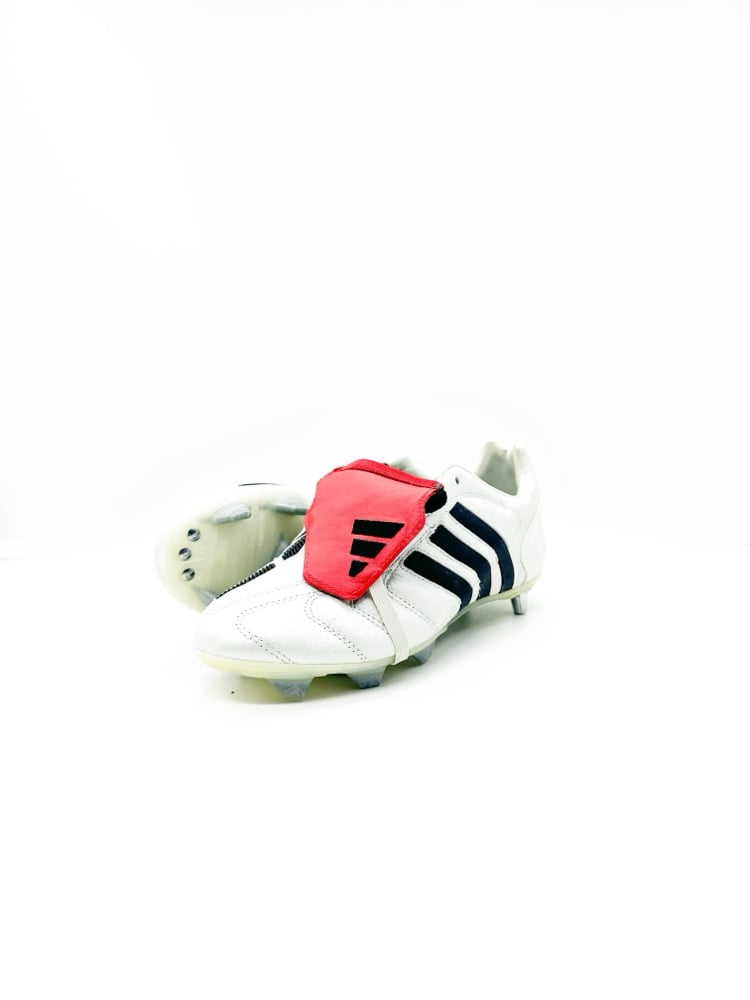 Image of Adidas predator manic LUNAR SG