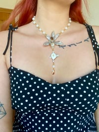 Image 3 of 🦪🤍La Perla🤍🦪 Necklace | Quartz & Mother of Pearl 