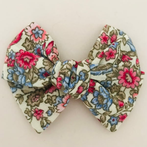 Image of Barrette, bloomer & petite jupe coton fleurs roses & bleues