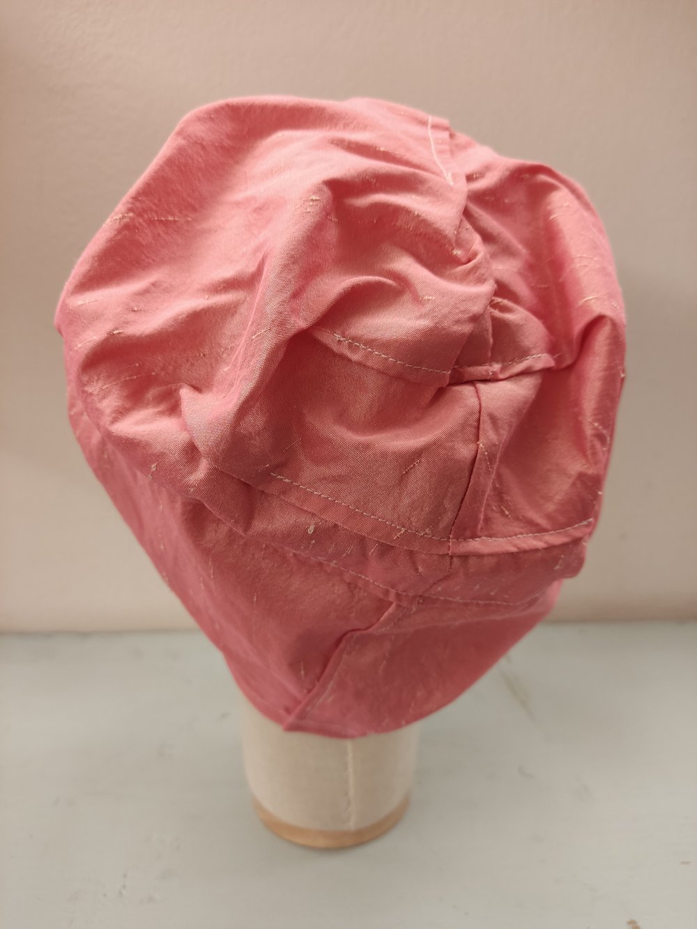 Image of Turbante in shantung color rosa fenicottero