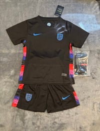 Image 2 of England black kit 