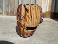 Image 3 of Rawlings GJ58 Brooks Robinson Autograph Right Handed Glove (Used)