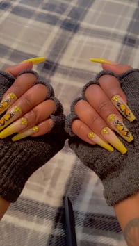 Image 3 of Nails - Long (Yellow Butterfly Design)
