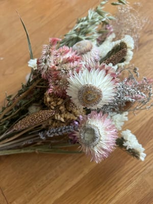 Image of Mini Dried Flower Wreath Kit 