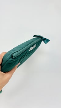Image 6 of Pochette grand format LA SPACIEUSE Velours vert sapin