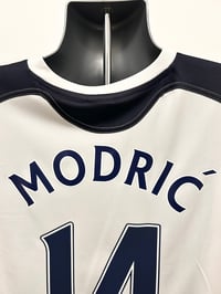 Image 7 of Tottenham Hotspur “MODRIĆ 14” 2010/11 Home Shirt + PL patches (L)