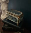 Grande boîte à bijoux reliquaire en laiton et verre biseauté, d’époque Napoléon III