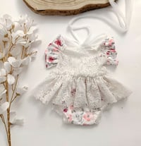 Image 1 of Newborn girls body-dress Ava | floral