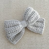 CROCHET BOW - MIST