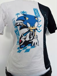 Image 2 of 00s Sonic t shirt // M