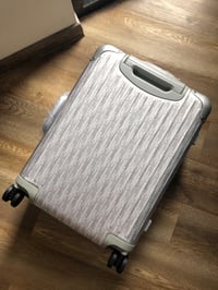 Image 3 of CD Rimowà Luggage