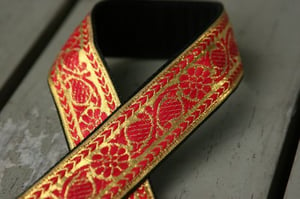 Image of camera strap - hot pink on gold