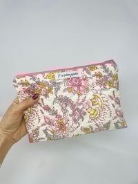 Image 5 of Pochette à livre matelassé indien beige, rose et bleu