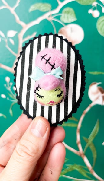 Image of PIN PINK ZOMBIE BEEHIVE 