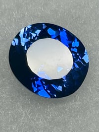 Image 7 of Natural Blue Sapphire Oval, 10ct