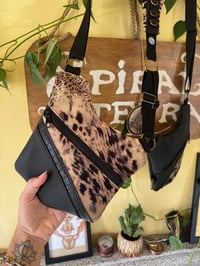 Image 2 of Leopard Holsterbag
