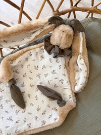 Image 3 of DOUDOU ENVELOPPANT MINI BRANCHE D’OLIVIER 