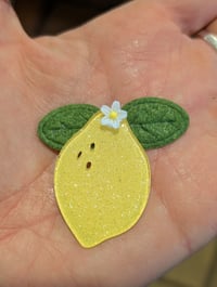 Image 1 of Broche citron 🍋