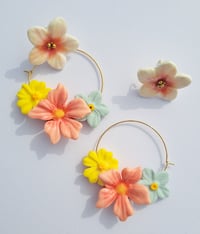 Image 1 of Églantine