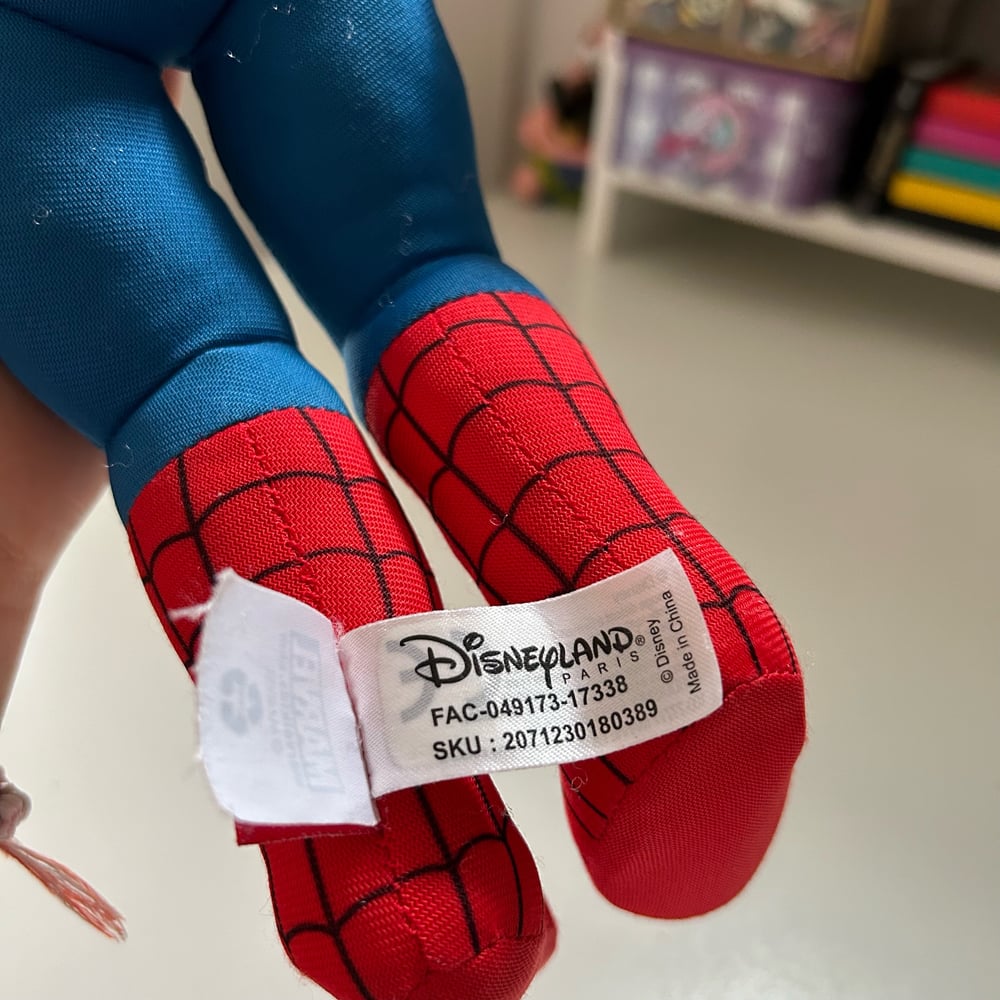 Image of PELUCHE DISNEY SPIDER-MAN