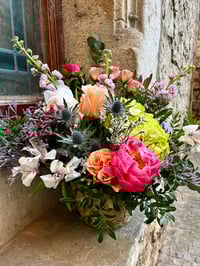 Image 1 of Flores en Cesto