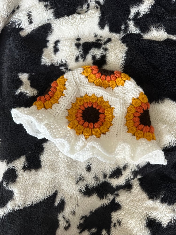 Image of sunflower bucket hats 