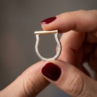 Image 2 of Anillo plata minimalista J