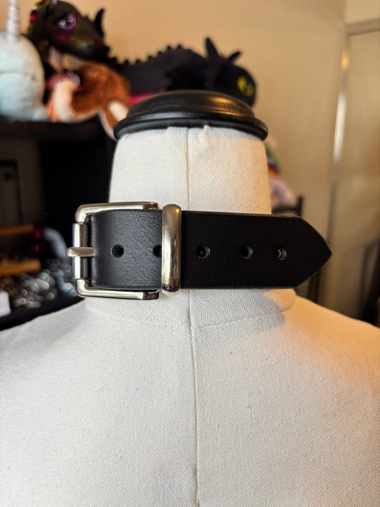 Image of Pink Heart Black Leather Collar