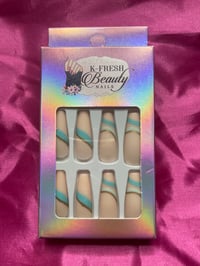 Nails - (Pink/Nude Design)