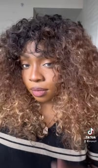 Image 4 of Ombré Deep Wave Wig