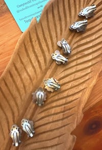 Image 6 of Vintage Clips 