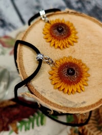 Image 3 of Wisiorek z kwiatem słonecznika 🌻