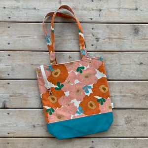 Market Tote Camellia Caramel With Blue