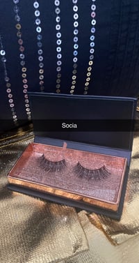 Image 3 of Socia eyelashes 