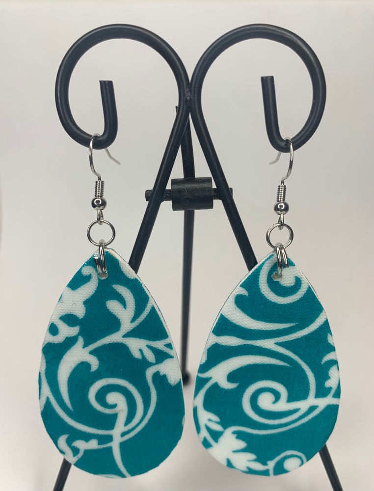 Image of “Teal Elegance”