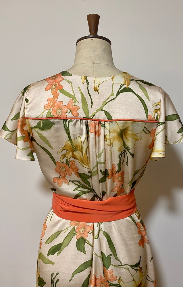 Image of Floral wrap dress with piping
