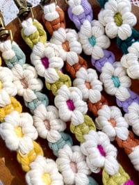 Image 2 of Daisy Keychain
