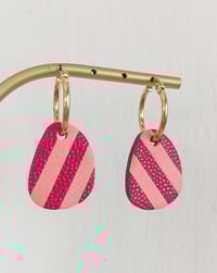 Image 4 of Boucles d'oreilles "Mathilde" en cuir upcyclé 