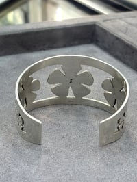 Image 4 of Thick Flower Open Bangle