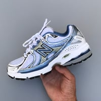 Image 2 of size: us9 uk7 eu40.5 cm26