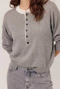 Image 2 of Jersey Yolanda Gris