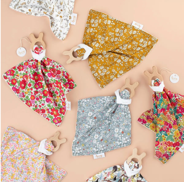 Image of Liberty Print Comforter/Teether