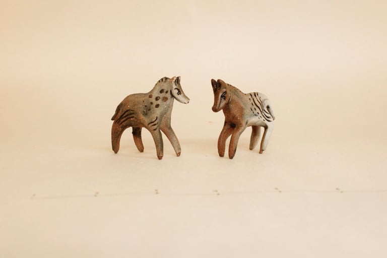 Tiny horses Image 2