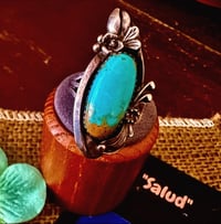 Image 2 of Vintage royston ring with flower detailing 