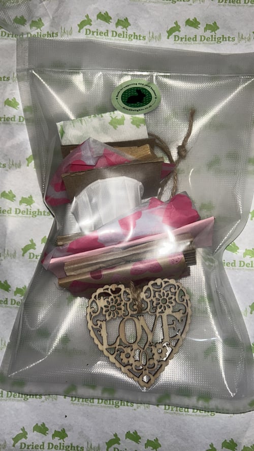 Image of Dried Delights Recycled Enrichment Toy (and make your own option)