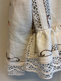 Image 7 of Molly, flower embroidery (small)