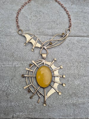 Yellow stone necklace 