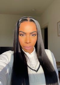 Image 4 of 24 inch YAKI STRAIGHT GLUELESS HD LACE CLOSURE WIG with LAYERS