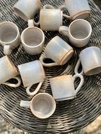 Image 3 of Tasses en grès - lot de 12